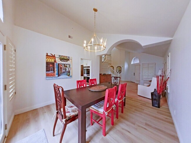 Building Photo - FURNISHED - Elegant 3 bedroom with office ...