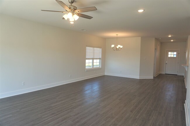 Foto del edificio - 4 Bedroom, 2 Bath Home in Valley View
