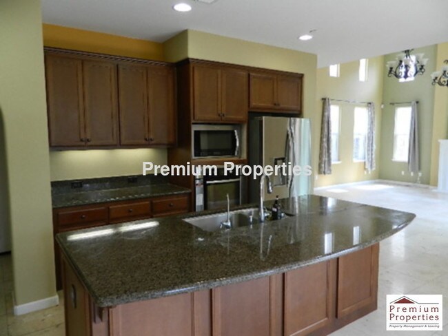 Building Photo - 3232 Carpenter Way