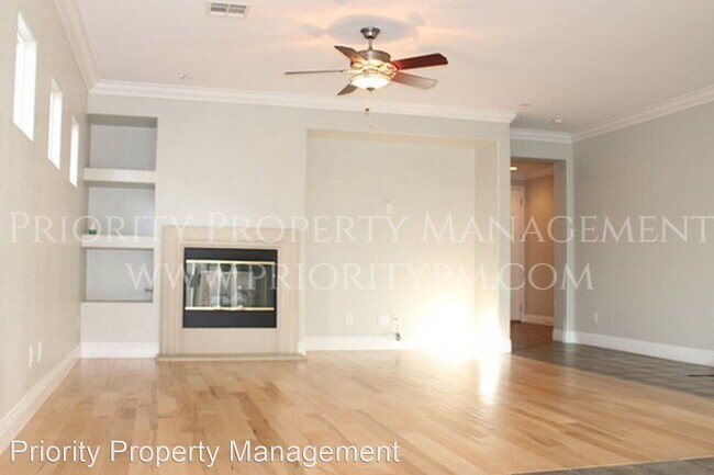 Foto del edificio - 3 br, 2 bath House - 6438 Boatbill Street