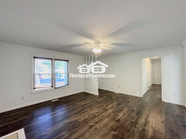 Building Photo - 411 Linkenborough Dr