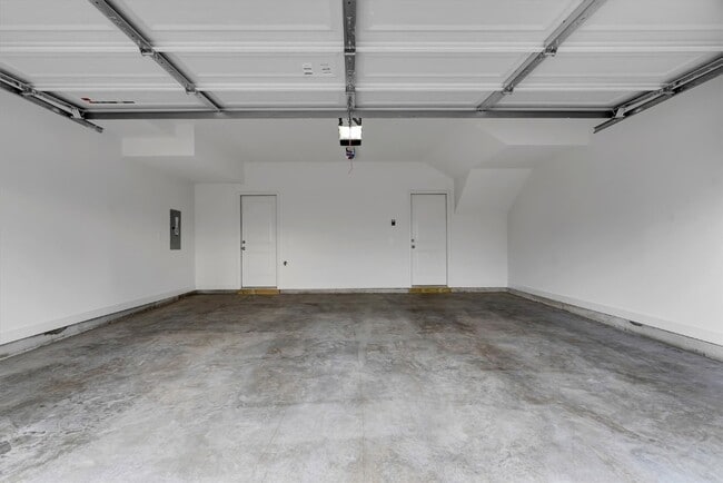 Building Photo - 304 Indigo Ct