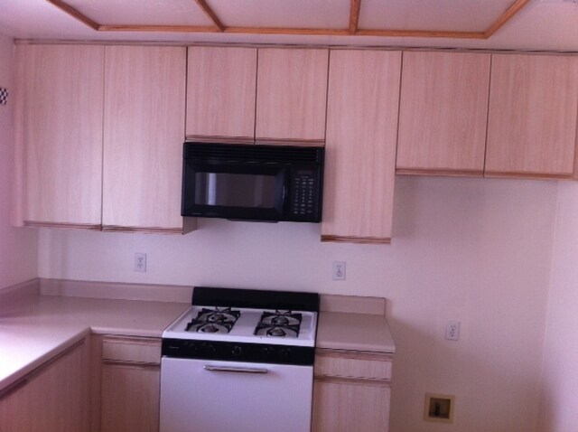 Building Photo - 1510 S Sherbourne Dr