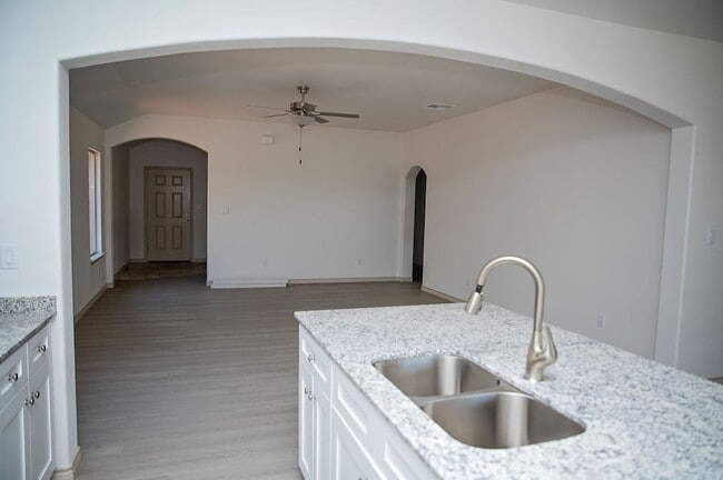 Foto del edificio - 1333 Bajada St