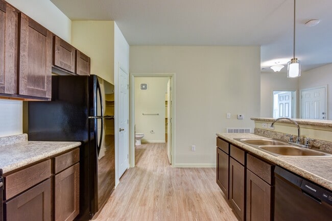 Building Photo - Shadow Ridge Apartment Homes