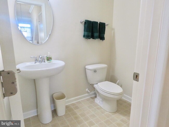 Building Photo - 7550 Stoney Run Dr