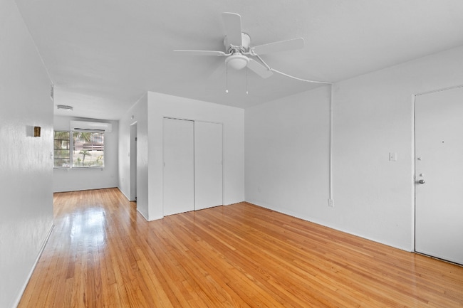 Building Photo - 306 Lakeview St