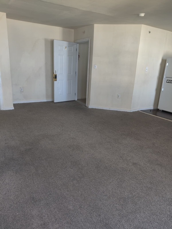 Building Photo - 313 S 60th St