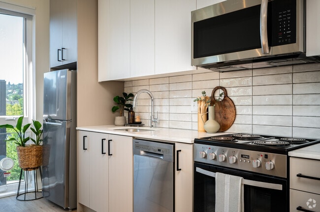 Studio A, 1BA, - 342SF - Kitchen - MERX Slabtown