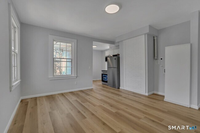 Foto del edificio - 192 Hartford Rd