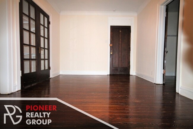 Building Photo - 4647 N Paulina St