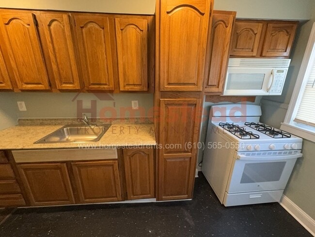 Building Photo - 3 Bedroom in Upper Darby!