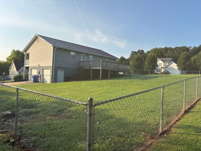 Foto del edificio - 352 Shady Hollow Cir SE