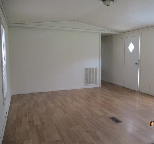 Foto del edificio - 139 Cypress Ln