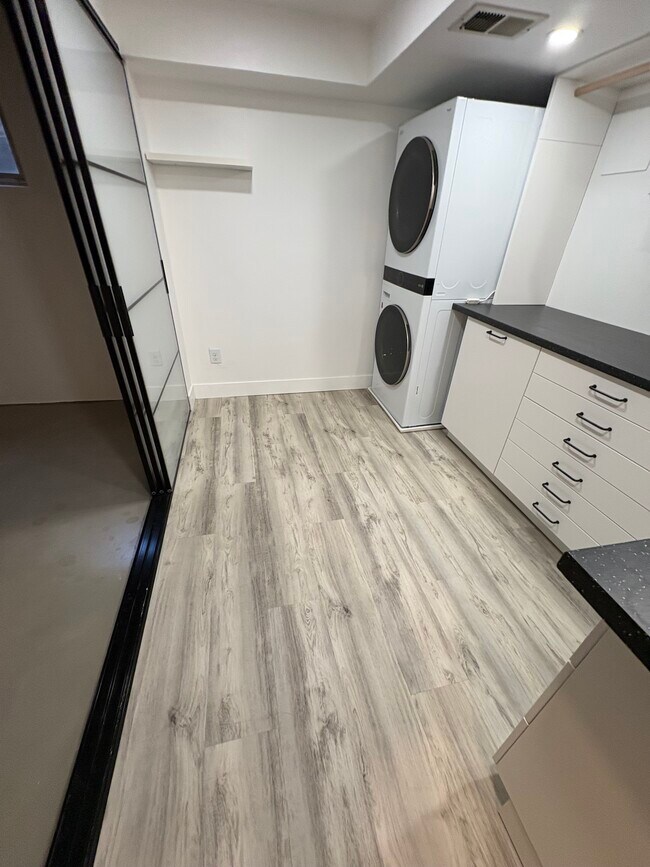 Foto del edificio - 19617 Rosewood Ct