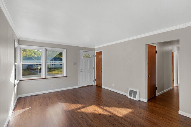 Foto del edificio - MOVE IN READY! Passed Occupancy!!! Move in BEFORE the holidays! Refrigerator included.