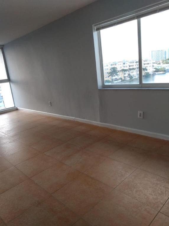 Building Photo - 8001 Crespi Blvd