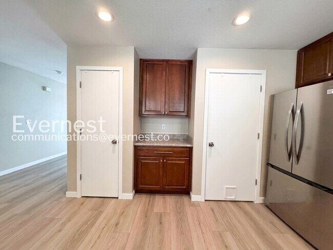 Foto del edificio - PROMO: Get 1 Month FREE when you sign a 2-Year Lease!/3 bed/2 bath Spacious Home with Modern Amen...