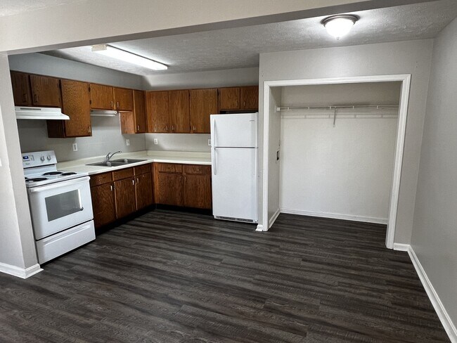 Foto del edificio - 4107 Blue Lick Ct
