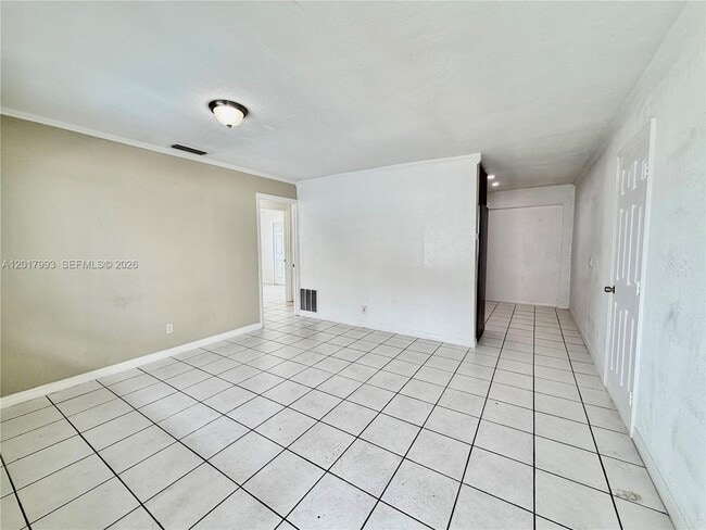 Building Photo - 2614 Sheridan St