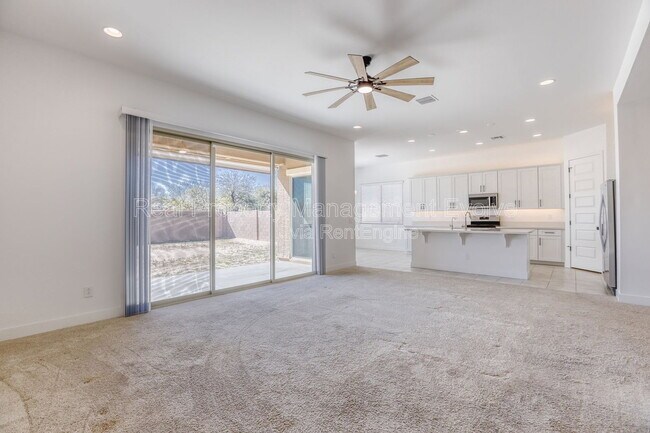 Foto del edificio - 8723 W Vista Ave