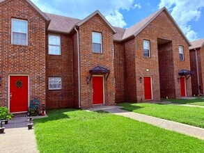Building Photo - 611-B Grove