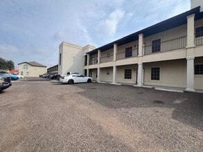 Building Photo - 710 Alta Vista Dr