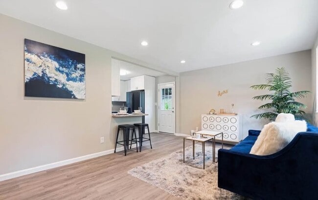 livingroom - 1212 Clovis Ave
