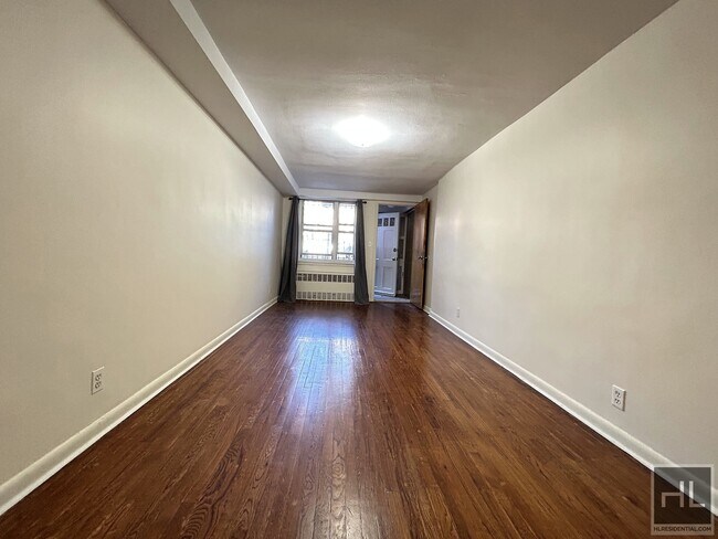 Building Photo - Beautiful 2BR in Gravesend