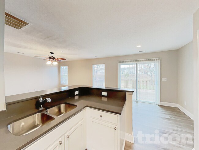 Building Photo - 9316 White Aspen Pl