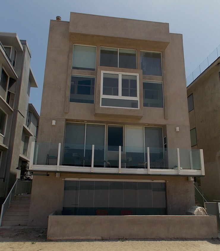3711 Ocean Front Walk, Marina del Rey, CA 90292 Condo for Rent in
