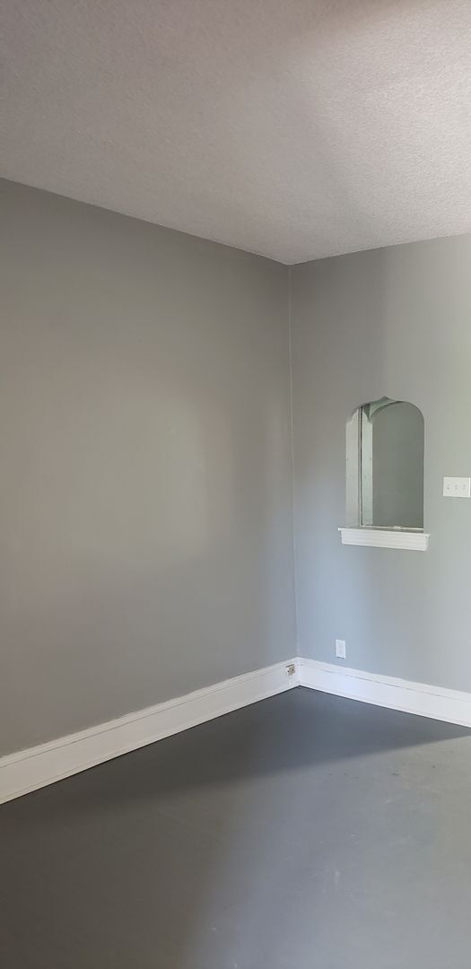 Building Photo - Charming row home in the heart of Darby, v...