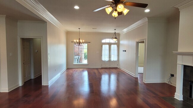 Foto del edificio - 4 Bedroom 3 full bath plus office in Lakes...