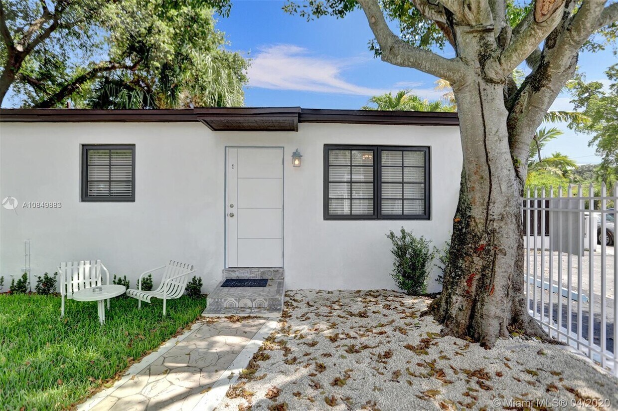 Foto principal - 421 NE 73rd St