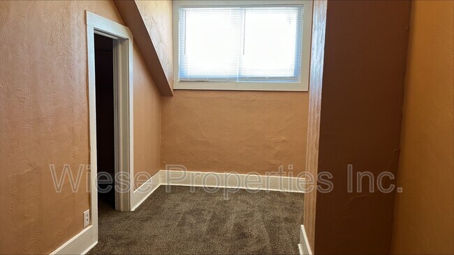 Foto del edificio - 423 E Keys Ave