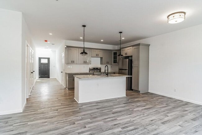 Building Photo - 4011 Redan Rd