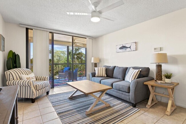 Foto del edificio - Beautifully Furnished Annual 2BR/2BA Condo...