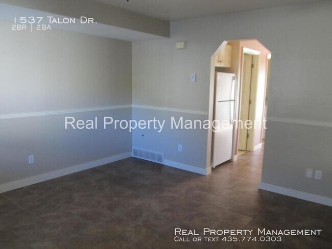 Building Photo - 1537 Talon Dr