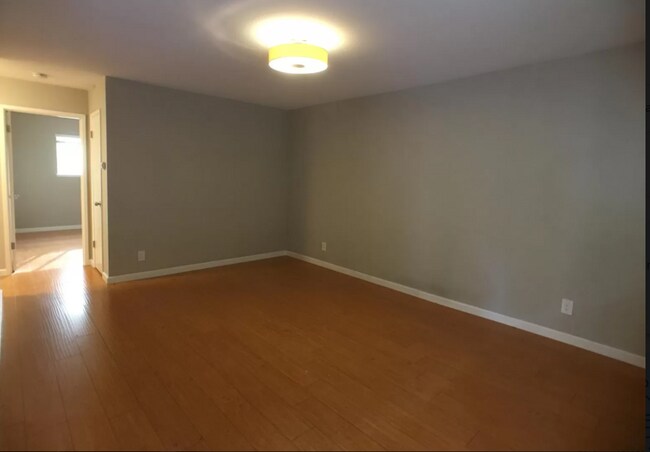 Building Photo - 994 Westlynn Way