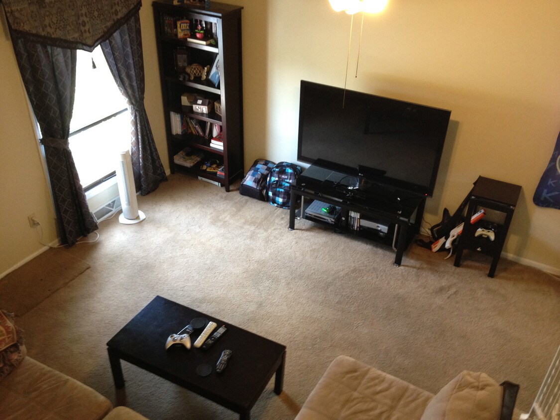 2004 NE 72 Terrace, Gladstone, MO 64119 Townhome Rentals in Gladstone