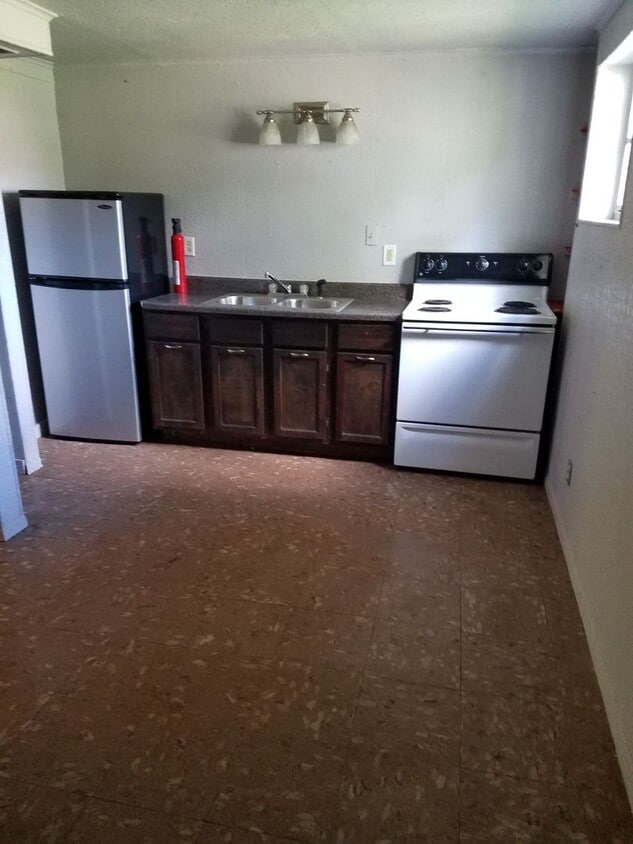 Primary Photo - 2055 W Summit Unit D