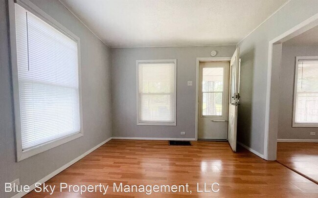 Building Photo - 2 br, 1 bath House - 2220 E Dartmouth Ave