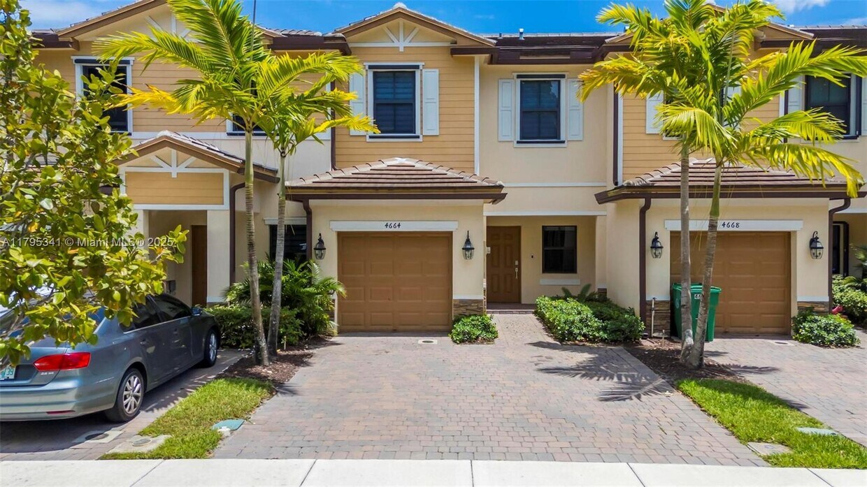 Foto principal - 4664 Banker Terrace