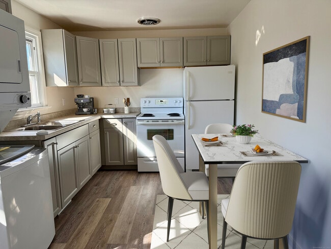 Building Photo - 11 Emerson St