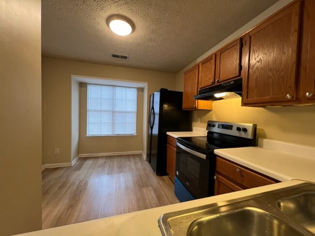 Building Photo - 3824 Meadow Green Ct