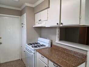 Building Photo - 9007 Glen Shadow Dr