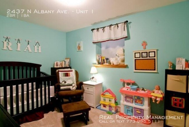 Building Photo - 2437 N Albany Ave