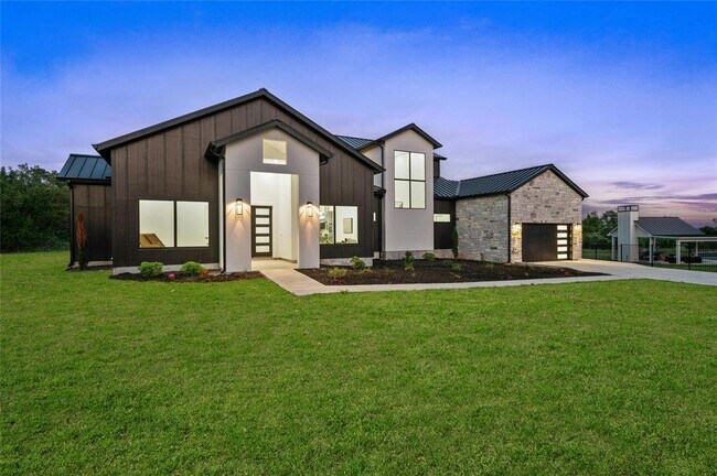 Building Photo - 256 Charro Vis