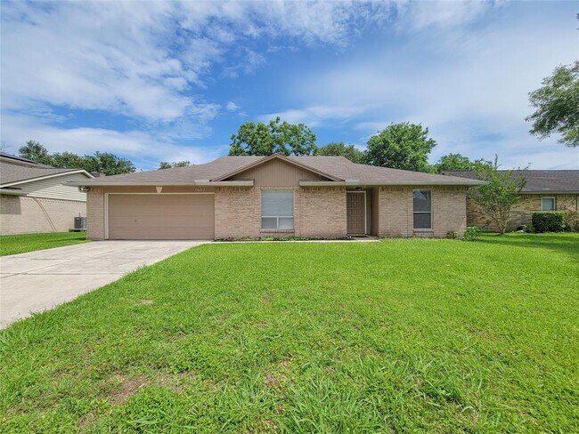 Foto del edificio - 5607 Country Green St