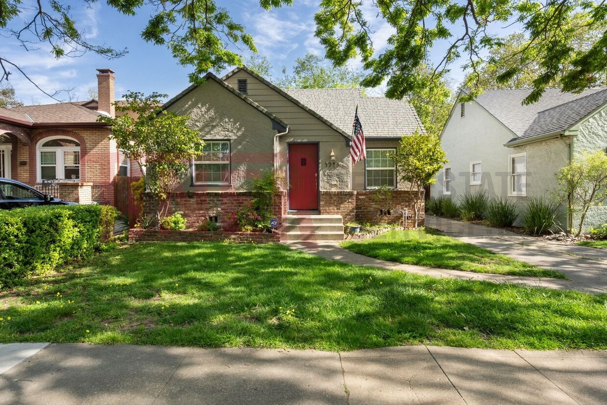Foto principal - 3945 T St
